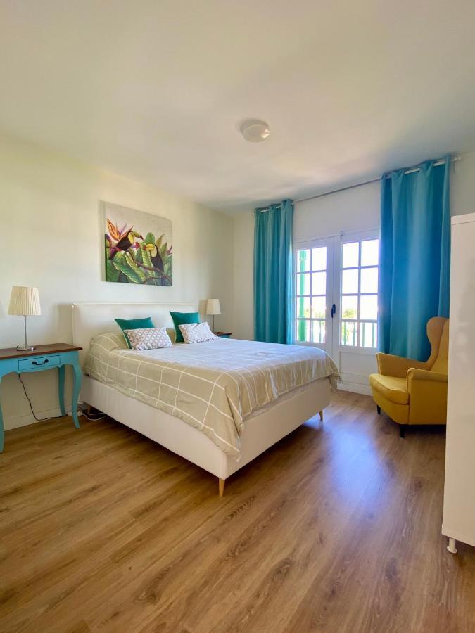 Apartamento Om Con Piscina Y Vistas Al Mar Leilighet Costa Teguise Eksteriør bilde